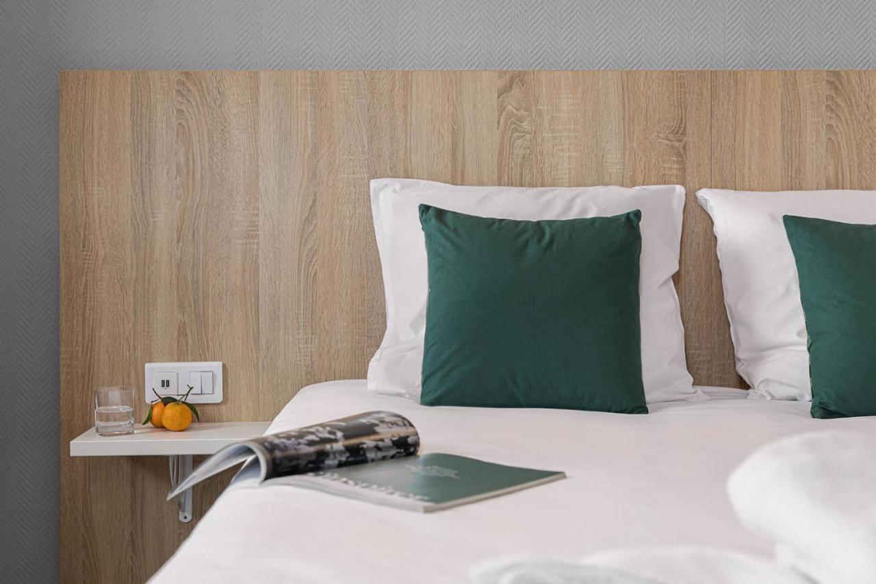 Logis Hotel Restaurant L'Abri Blavozy Ngoại thất bức ảnh