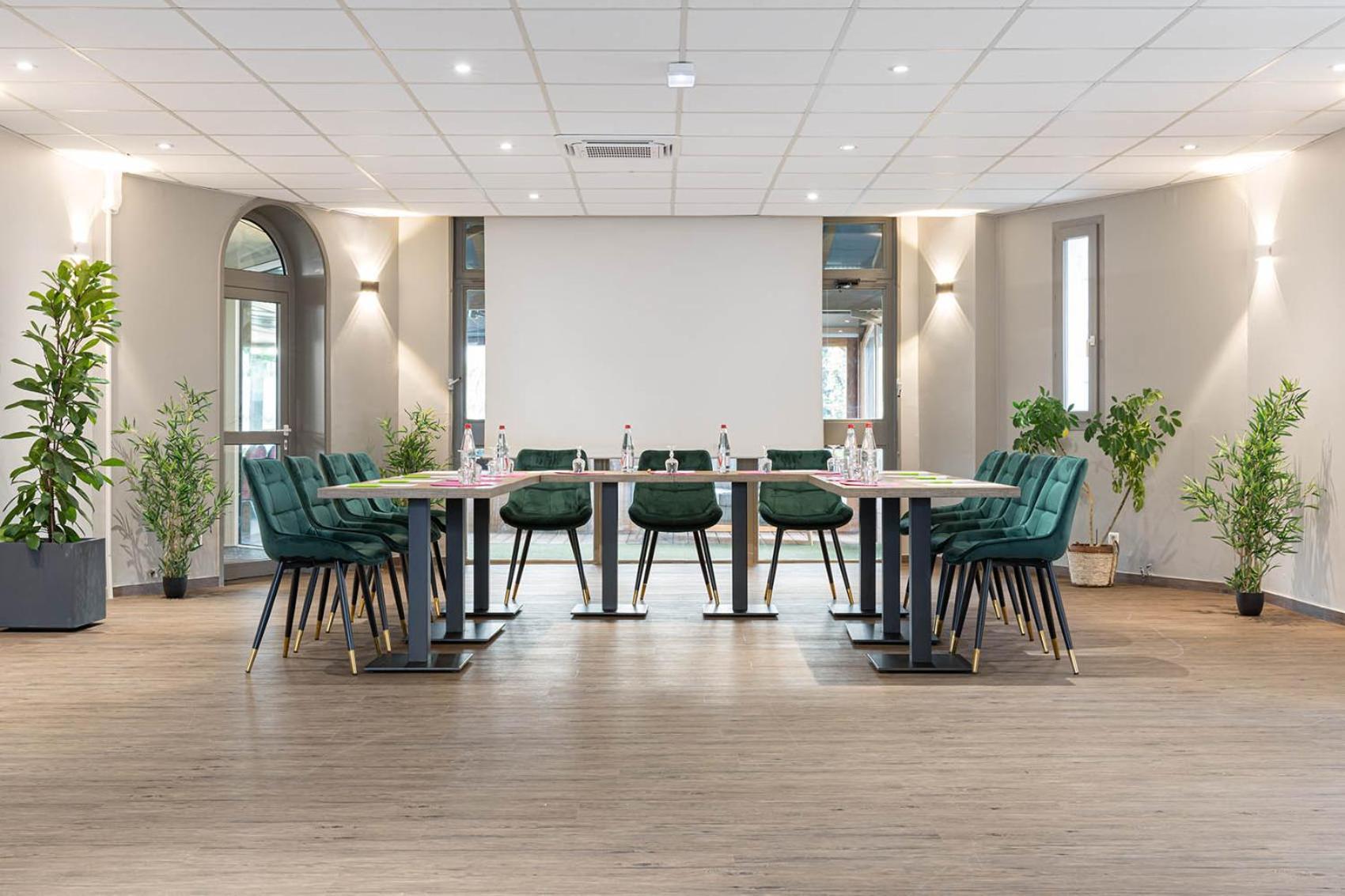 Logis Hotel Restaurant L'Abri Blavozy Ngoại thất bức ảnh